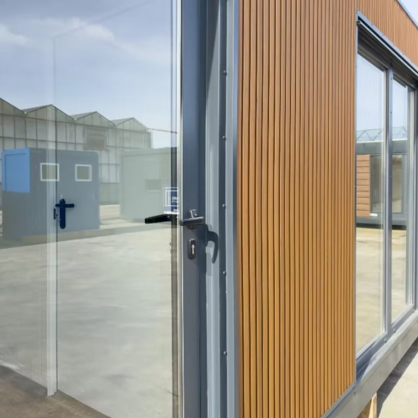 Conteneur isolé 6 × 3 m – Modèle Milan avec cuisine et toilettes