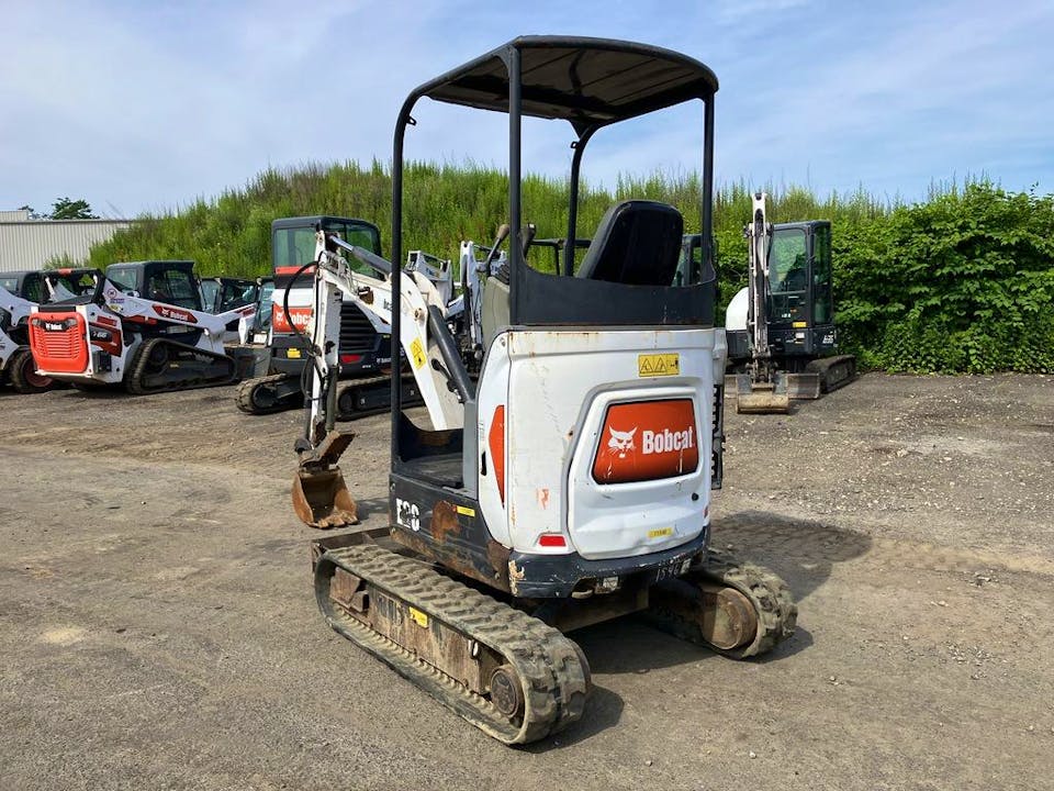 Bobcat E20 – Mini-pelle 2T Chenilles Rétractables – 2015 | Occasion