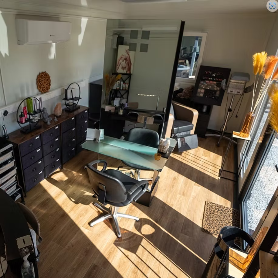 Conteneur Habitable 6 × 3 m – Modèle Stockholm