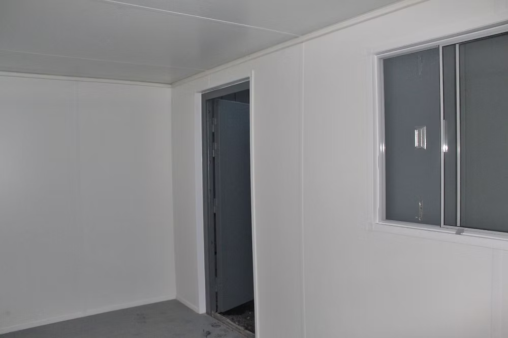 Conteneur Bureau 20 Pieds – Équipé et Sécurisé
