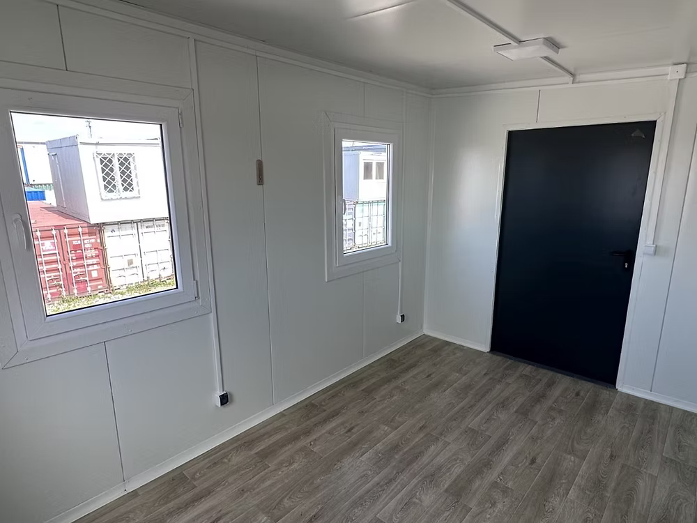Conteneur Bureau 2,5 × 4 m – Pavillon de Sécurité Loge Gardien