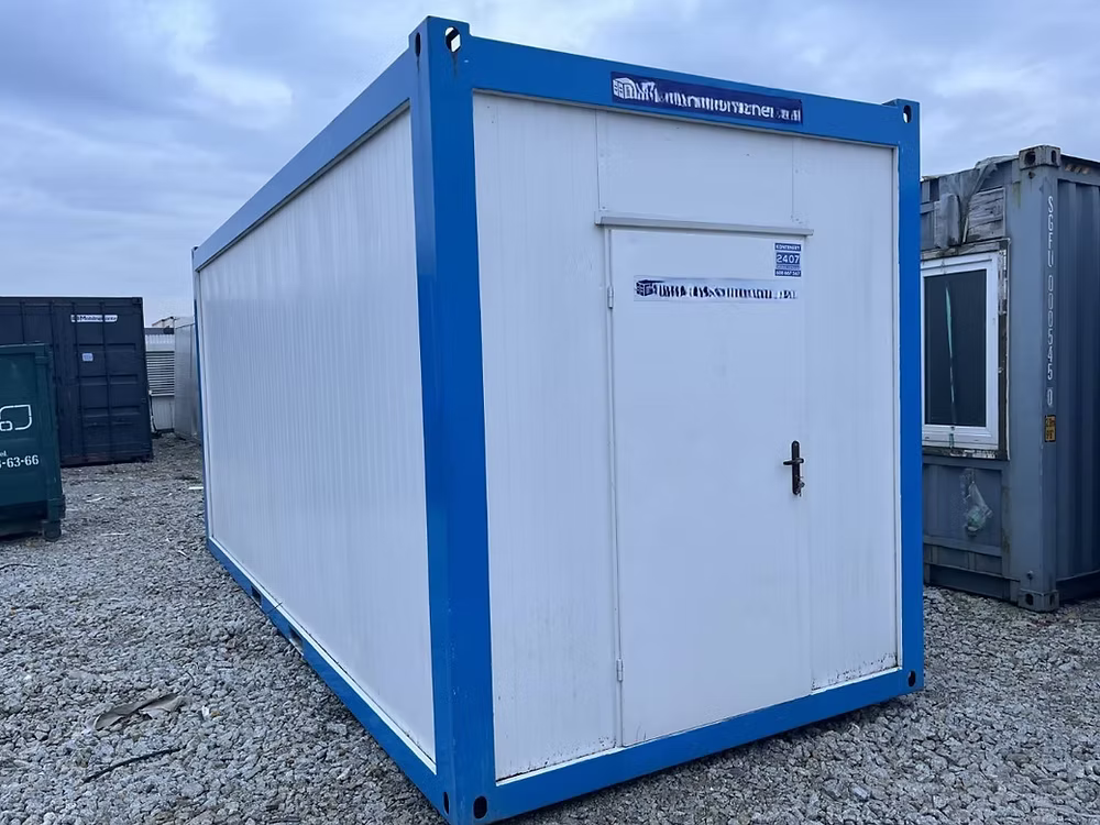 Conteneur Bureau 2,5 × 6 m – Chauffé avec Fenêtres