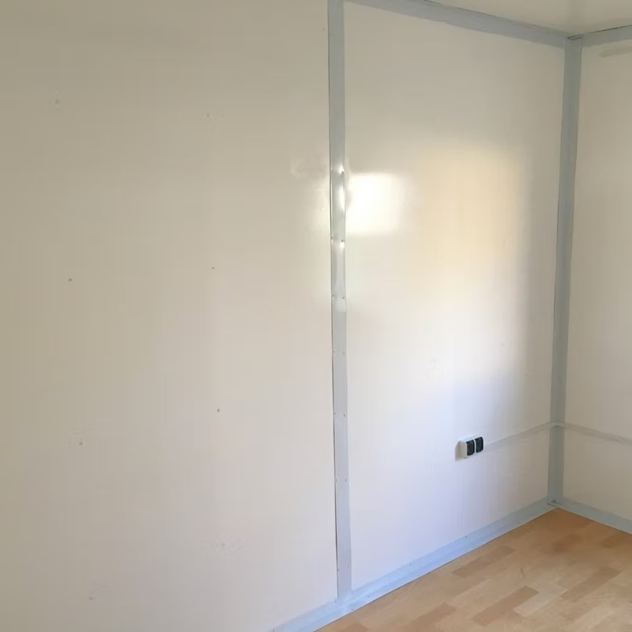 Conteneur Bureau 6 m – Sanitaires Complets (Douche, Lavabo, WC)