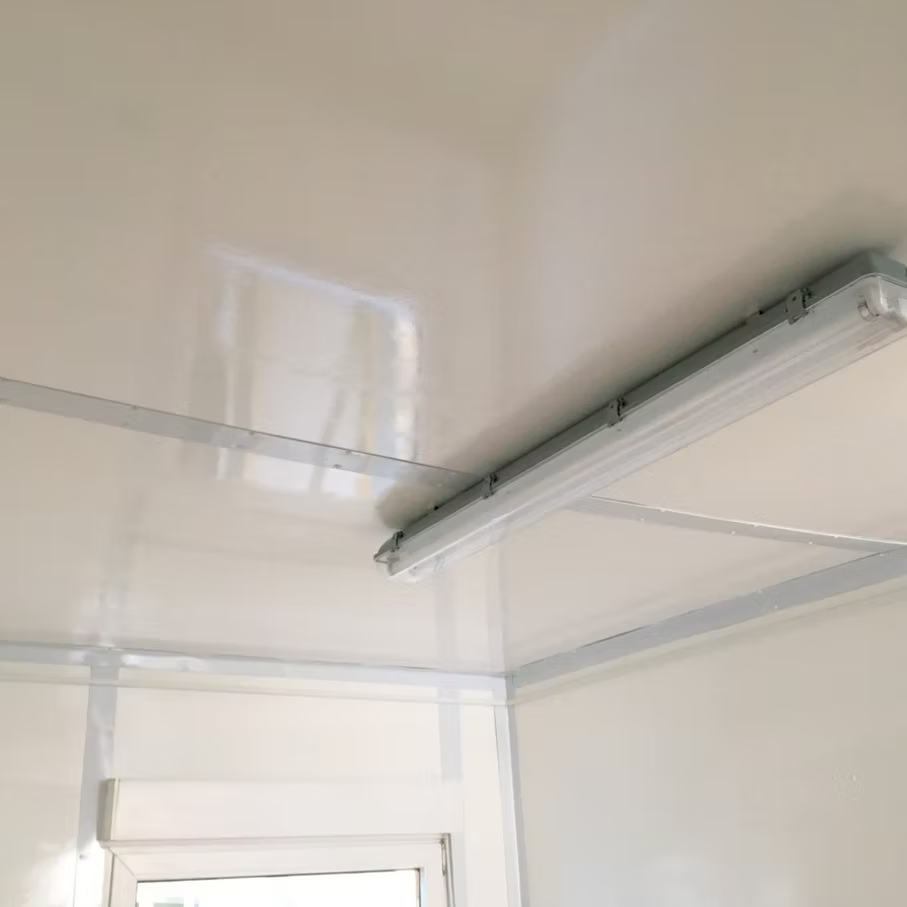 Conteneur Bureau 6 m – Sanitaires Complets (Douche, Lavabo, WC)
