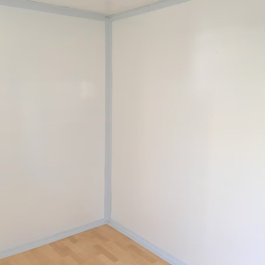 Conteneur Bureau 6 m – Sanitaires Complets (Douche, Lavabo, WC)