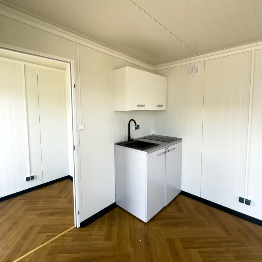 Conteneur isolé 6 × 3 m – Modèle Milan avec cuisine et toilettes