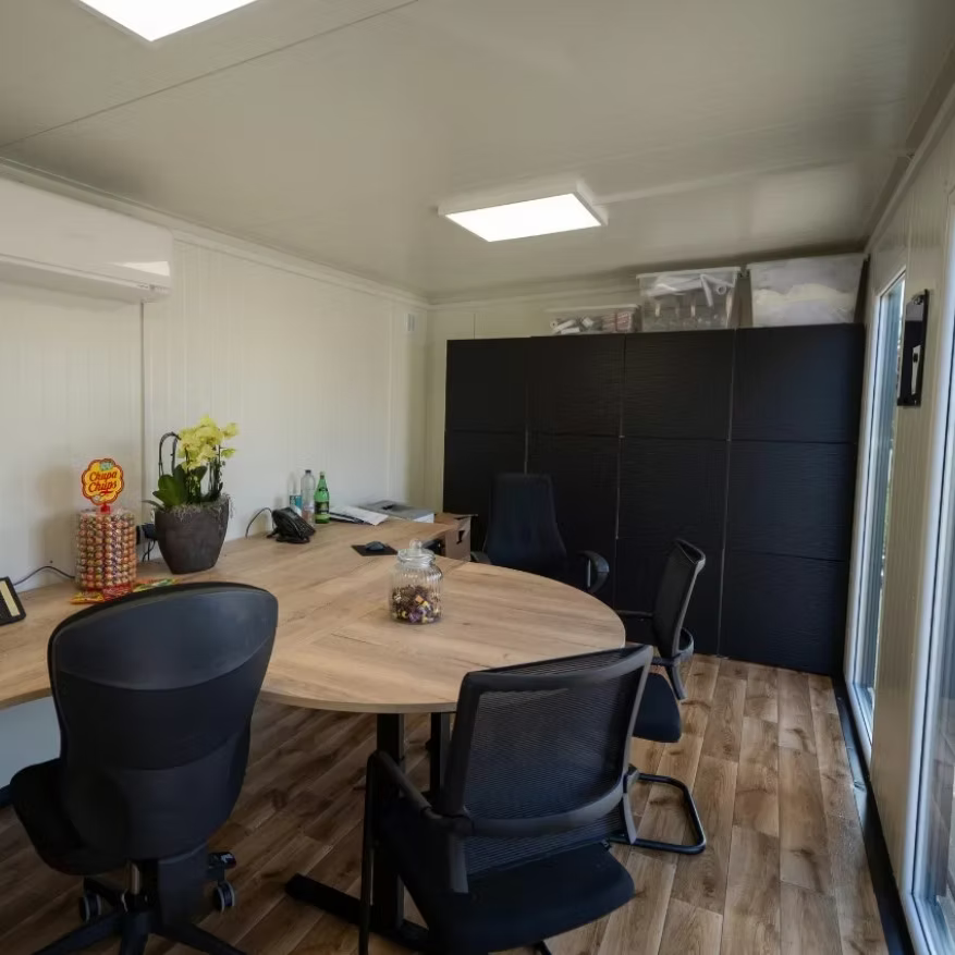 Conteneur isolé 6 × 3 m – Modèle Milan avec cuisine et toilettes