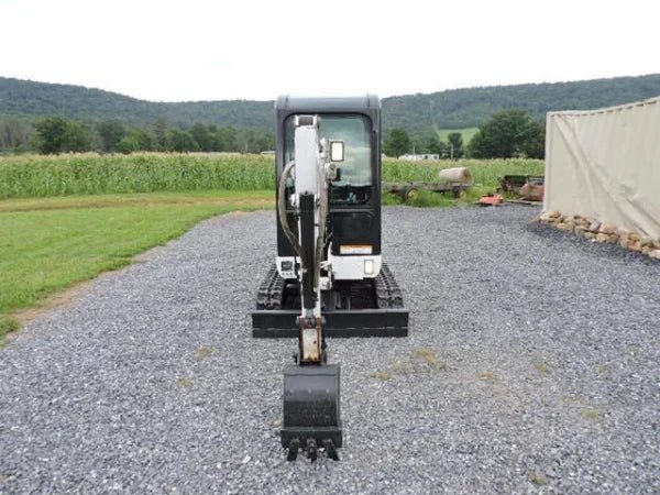 Mini-pelle Bobcat 322G occasion 2005 – 1,6t 1696h 3 godets