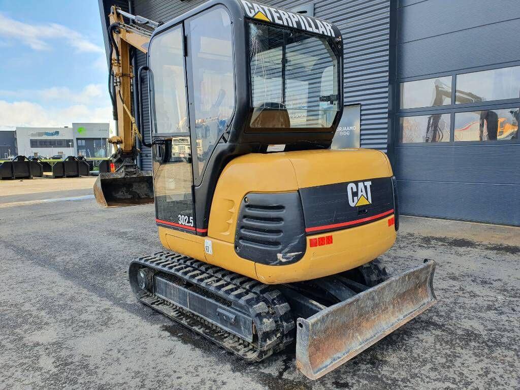 Mini-pelle Caterpillar 302.5 occasion 2002 – 2,8t terrassement