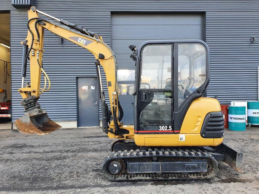 Mini-pelle Caterpillar 302.5 occasion 2002 – 2,8t terrassement