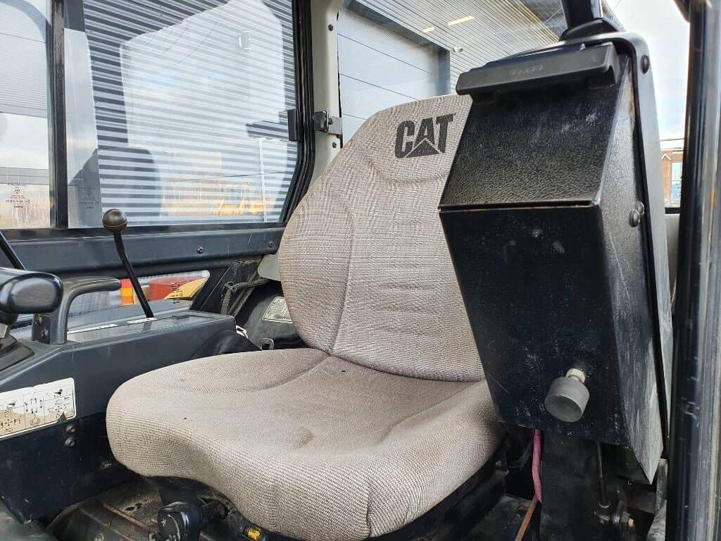 Mini-pelle Caterpillar 302.5 occasion 2002 – 2,8t terrassement