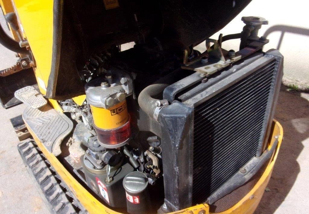 Mini-pelle JCB 8008 CTS occasion 2017 – 900kg 3 godets inclus