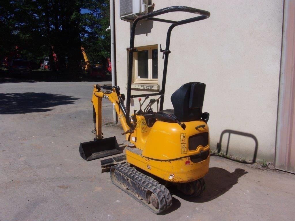 Mini-pelle JCB 8008 CTS occasion 2017 – 900kg 3 godets inclus