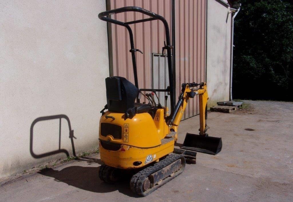 Mini-pelle JCB 8008 CTS occasion 2017 – 900kg 3 godets inclus