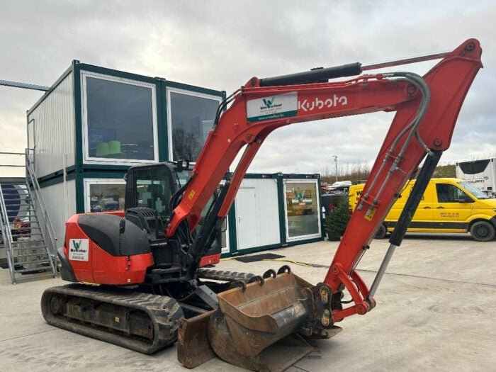 Mini-pelle Kubota KX080 – 8,4 t – Occasion 2021 – Cabine clim – 4 Godets