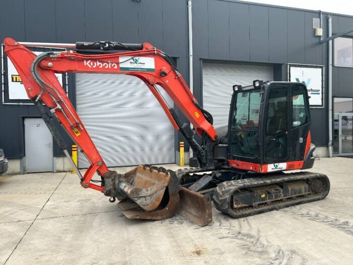 Mini-pelle Kubota KX080 – 8,4 t – Occasion 2021 – Cabine clim – 4 Godets