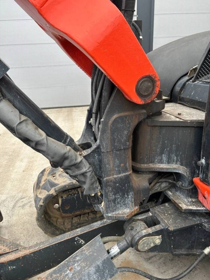 Mini-pelle Kubota KX080 – 8,4 t – Occasion 2021 – Cabine clim – 4 Godets
