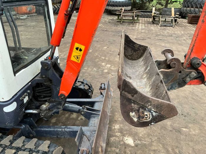 Mini-pelle Kubota KX41-3V – 1,63 t – Occasion 2005 – 3 Godets