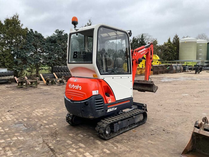 Mini-pelle Kubota KX41-3V – 1,63 t – Occasion 2005 – 3 Godets