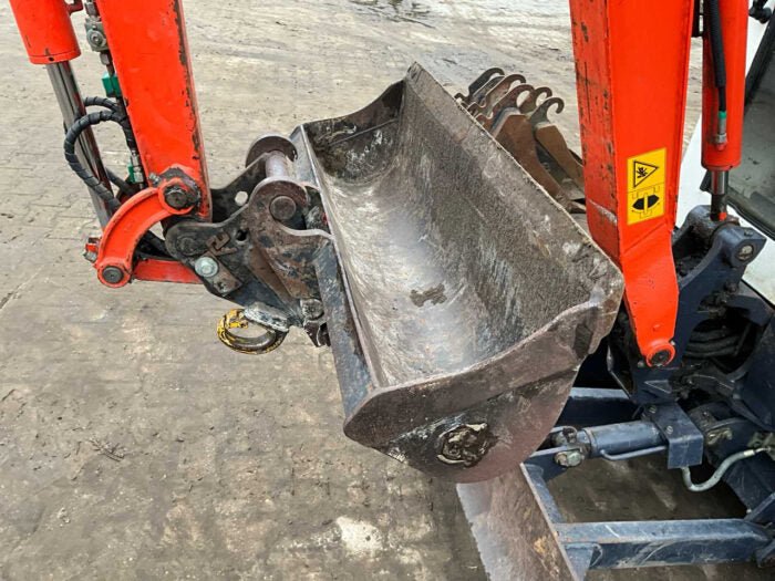 Mini-pelle Kubota KX41-3V – 1,63 t – Occasion 2005 – 3 Godets
