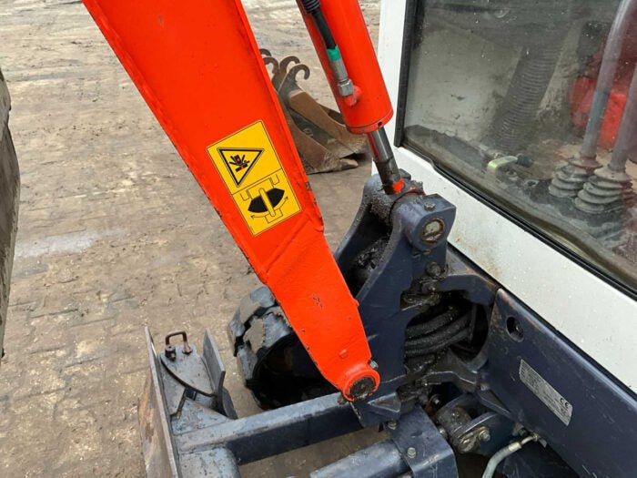 Mini-pelle Kubota KX41-3V – 1,63 t – Occasion 2005 – 3 Godets