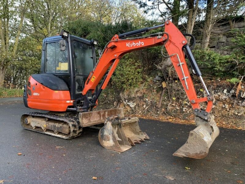 Mini-pelle Kubota KX61-3 – Occasion – 1 320 h – 2,6 t – Révisée – 3 godets + Attache rapide