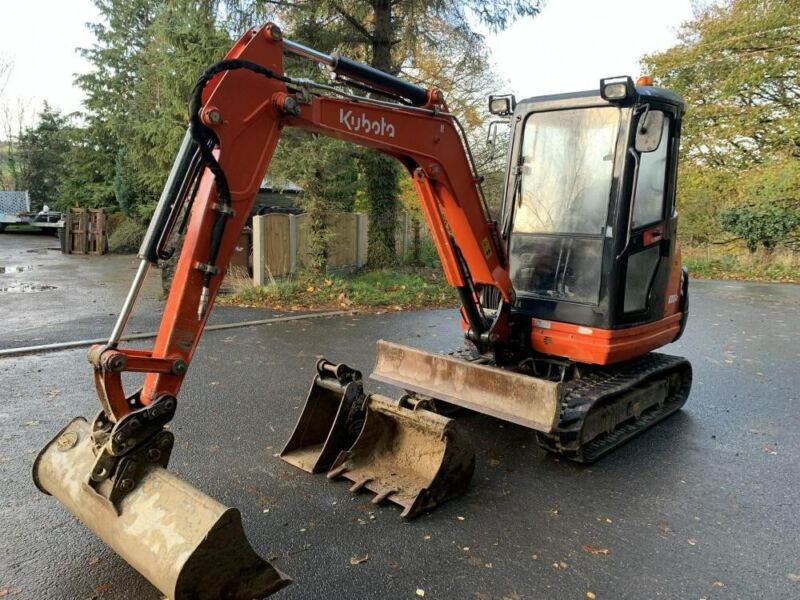 Mini-pelle Kubota KX61-3 – Occasion – 1 320 h – 2,6 t – Révisée – 3 godets + Attache rapide