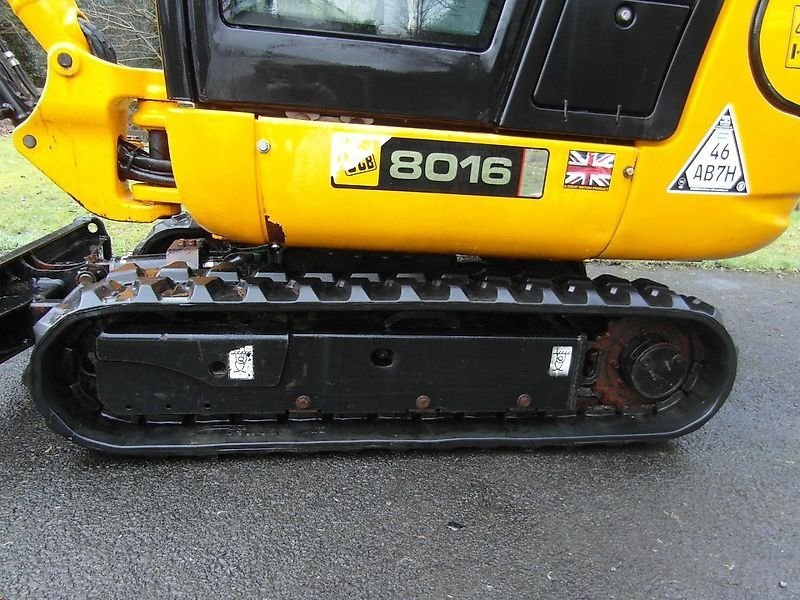 Mini-pelle JCB 8018 CTS occasion – 1,8t 4 godets inclus