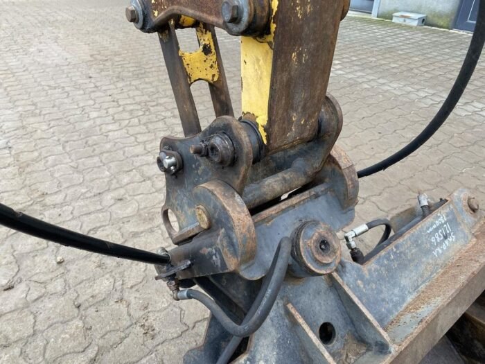 Mini-pelle Komatsu PC20MR-2 – 2 t – Occasion 2005 – 3 Godets