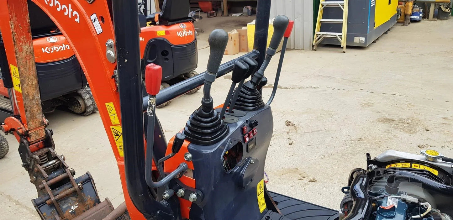 Mini-pelle Kubota K008-3 – 0,98 t – avec 3 godets