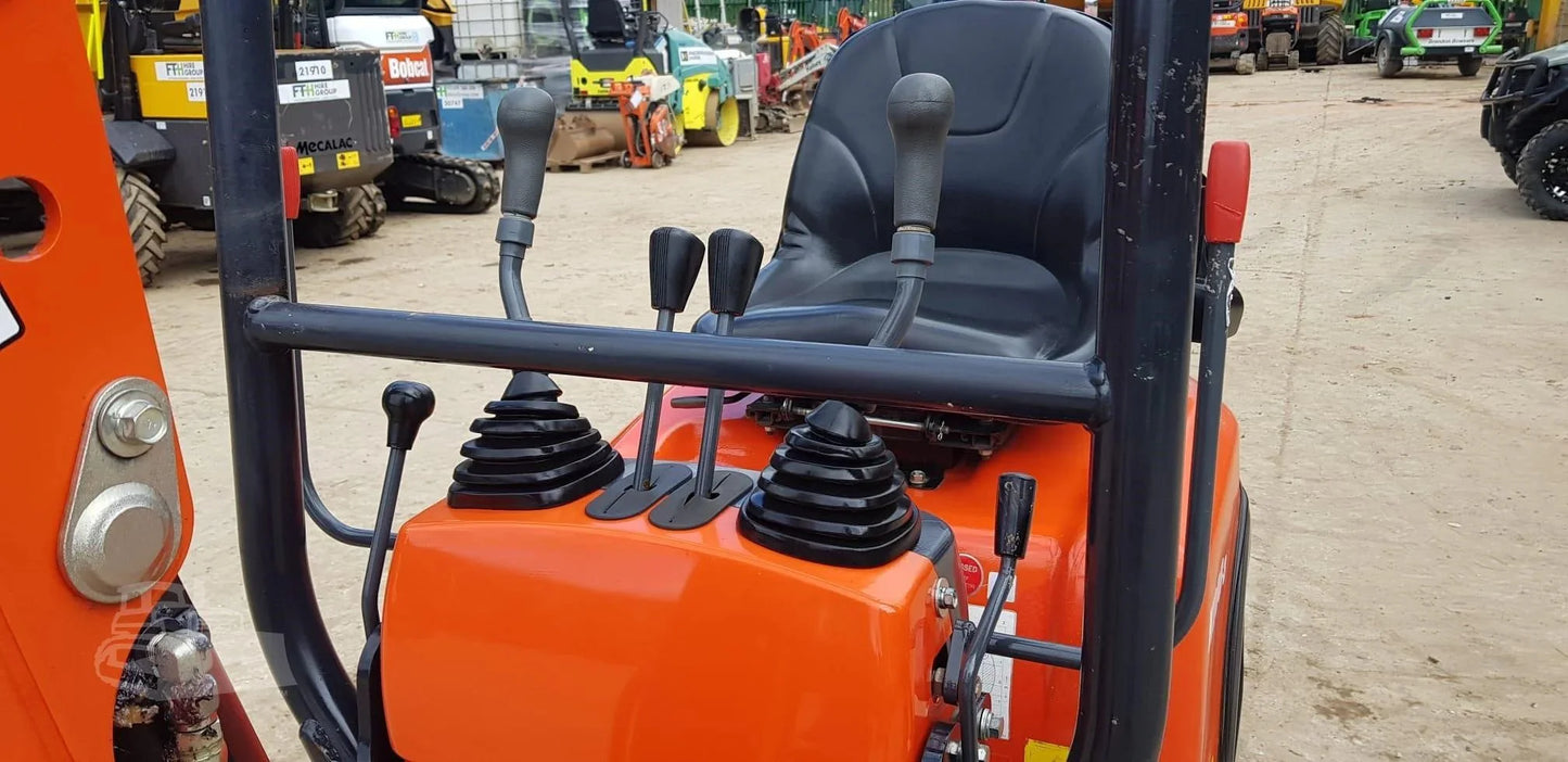 Mini-pelle Kubota K008-3 – 0,98 t – avec 3 godets