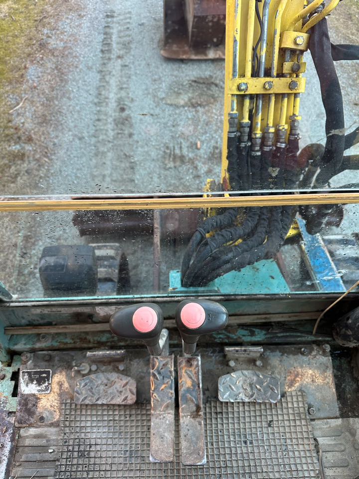 Mini-pelle Takeuchi TB257 occasion – 2,5t cabine terrassement