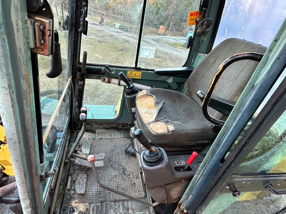 Mini-pelle Takeuchi TB257 occasion – 2,5t cabine terrassement